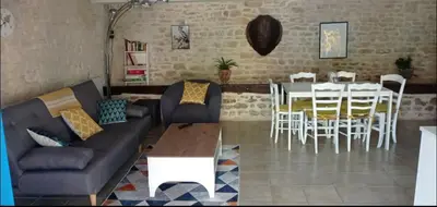 Coin salon dans l'établissement La Huppe