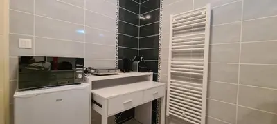 Salle de bains dans l'établissement Studio indépendant près du Futuroscope et Poitiers