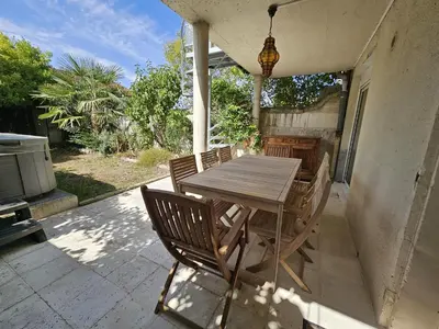 Balcon ou terrasse dans l'établissement Le Bienheureux, le calme en ville et jardin