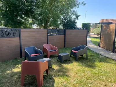 Jardin de l'établissement Cabane paisible à 15 min du futuroscope