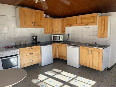 Cuisine ou kitchenette dans l'établissement Les Constellations, 8 gite complex, 53 people, marriage, birthday, etc