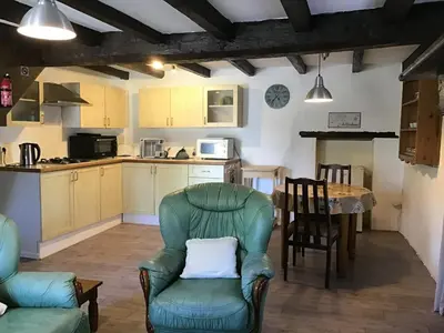 Cuisine ou kitchenette dans l'établissement Charming Gite with pool - peaceful coumtryside in Charente