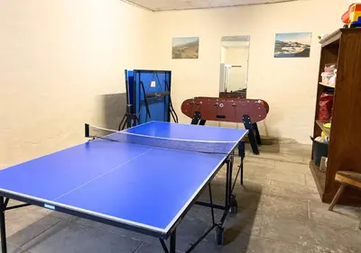 Tennis de table au sein de l'établissement Les Gîtes de La Chartreuse - Jaunay Marigny - 3mnFuturoscope ou à proximité