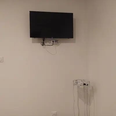 Télévision ou salle de divertissement dans l'établissement Appartement indépendant, calme 2 adultes, 2 étoiles