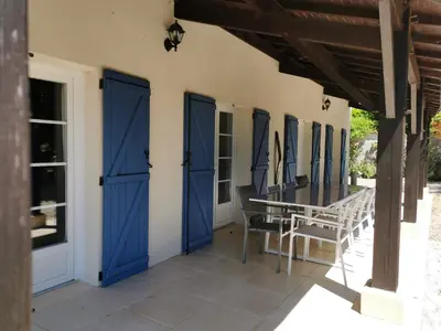 Balcon ou terrasse dans l'établissement L'Ancienne Distillerie