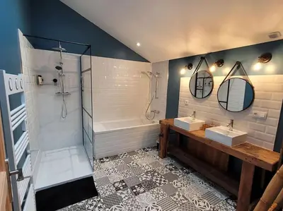 Salle de bains dans l'établissement Maison Poitevine 9/10 personnes