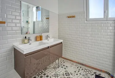 Salle de bains dans l'établissement L'Oasis Urbaine à Angoulême - Pro ou Groupe