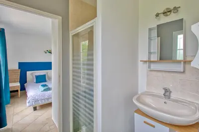 Salle de bains dans l'établissement Villa Migron - Charmante maison avec piscine