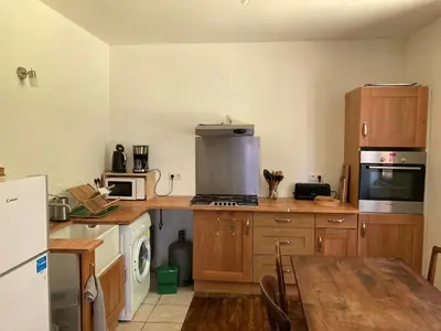 Cuisine ou kitchenette dans l'établissement Gîte Chez Chenon