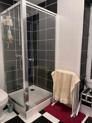 Salle de bains dans l'établissement Maisonnette proche gare très agréable