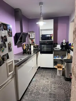Cuisine ou kitchenette dans l'établissement Maisonnette proche gare très agréable