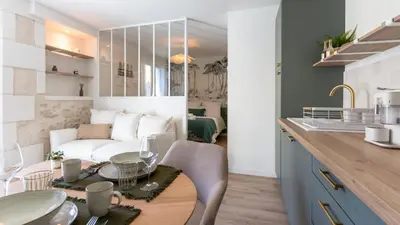 Cuisine ou kitchenette dans l'établissement Slow studio, Les Clés de l'Espoir, proche Poitiers
