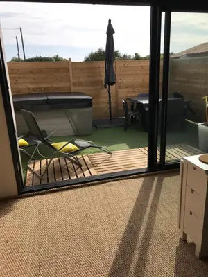 Terrasse ou espace extérieur de l'établissement Au 29 logement cocon avec jacuzzi privatif