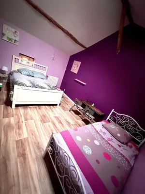 Un ou plusieurs lits dans un hébergement de l'établissement Grande Maison familiale bien équipée avec Billard