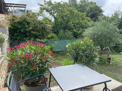 Jardin de l'établissement Les studios du chemins vert