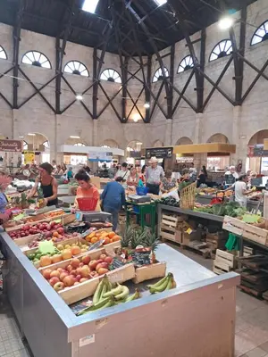 Supermarché ou boutique de le chalet ou à proximité
