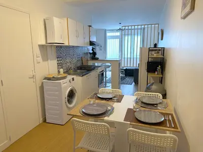 Cuisine ou kitchenette dans l'établissement ღ Hubble • Au cœur de Saintes, Spacieux & Wifi