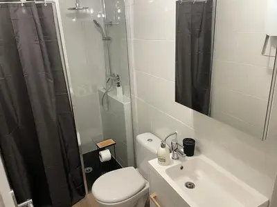 Salle de bains dans l'établissement ღ Le Saintois • Au cœur de ville, Spacieux & Wifi