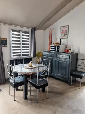 Coin salon dans l'établissement LES BOUCHOLEURS