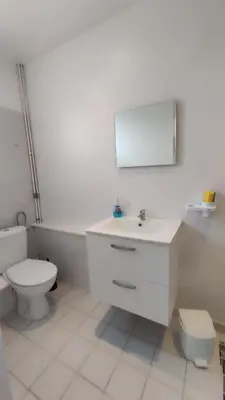 Salle de bains dans l'établissement LE VILLAGE DU PARC