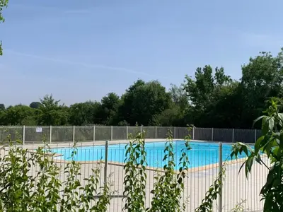 Piscine de l'établissement ZEcamping 3 animaux acceptés piscine snack bar et restaurant ou située à proximité
