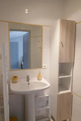 Salle de bains dans l'établissement Le romarin