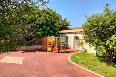Jardin de l'établissement Le romarin