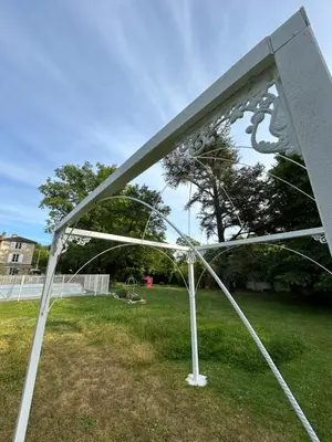 Jardin de l'établissement LE REPAIRE DU CLAIN gîte 4 étoiles pour 14 personnes avec piscine proche du Futuroscope