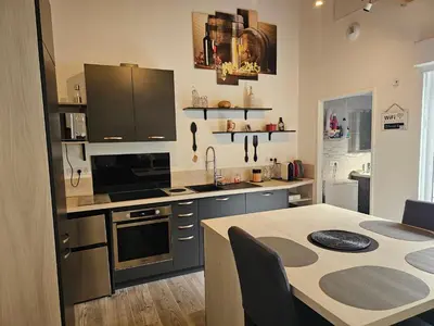 Cuisine ou kitchenette dans l'établissement Chai Callie, ancien Chai meublé
