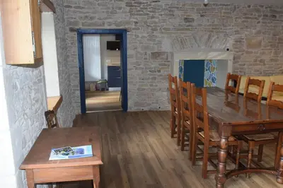 Coin salon dans l'établissement Gîte de Bena