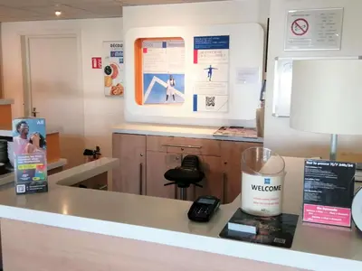 Cuisine ou kitchenette dans l'établissement ibis budget Poitiers Sud