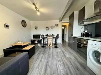 Cuisine ou kitchenette dans l'établissement ISVAL Wifi-Hyper Centre Cognac