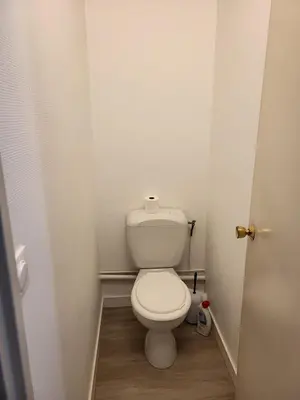 Salle de bains dans l'établissement Chambre dans meublé tout équipé
