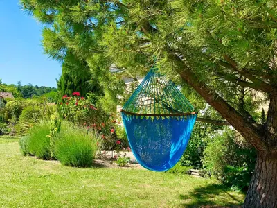 Jardin de l'établissement Ecole de Mathuna de Marigny Brizay