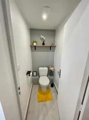 Salle de bains dans l'établissement Joli studio Cozy tout équipé Hyper Centre Saintes