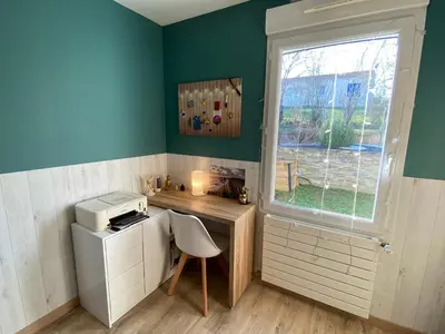 Cuisine ou kitchenette dans l'établissement Maison chic avec Jacuzzi & Jardin Paisible