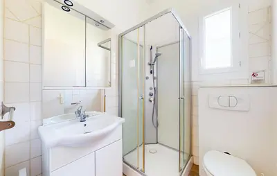Salle de bains dans l'établissement Stunning Home In Saint-Savinien