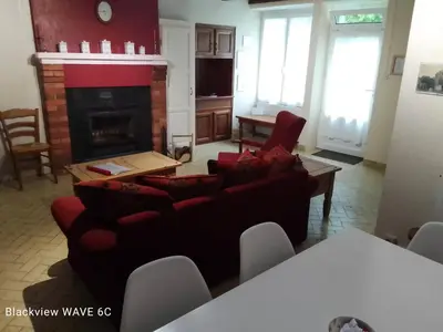 Coin salon dans l'établissement Cottage by the Chateau with pool in National Parc
