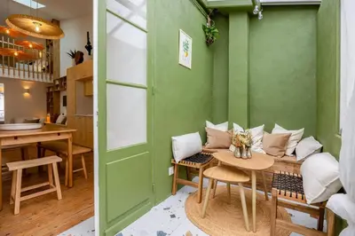 Coin salon dans l'établissement ღ Mezzanine • T4 Spacieux, Lumineux et Cosy