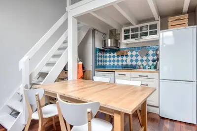 Cuisine ou kitchenette dans l'établissement T3 cosy , cœur historique de La Rochelle