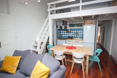 Coin salon dans l'établissement T3 cosy , cœur historique de La Rochelle