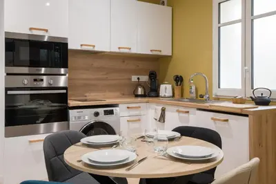 Cuisine ou kitchenette dans l'établissement Le Scalaire, T2 totalement rénové, hypercentre Rochefort, arrivée autonome