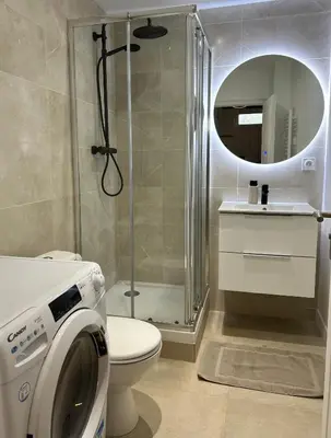 Salle de bains dans l'établissement LE PETIT NIORTAIS - Centre ville - WIFI - NETFLIX - AMAZON