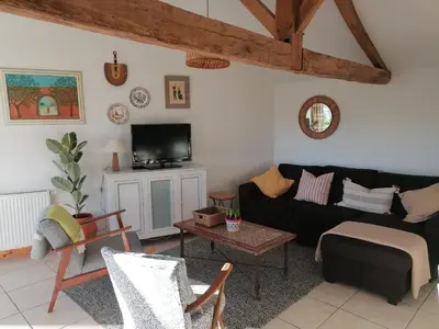 Télévision ou salle de divertissement dans l'établissement Lodge in Saint-Ciers-Sur-Bonnieure