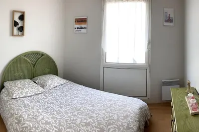 Un ou plusieurs lits dans un hébergement de l'établissement Apt T2 calme cozy hyper centre - vieux port - gare