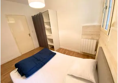 Un ou plusieurs lits dans un hébergement de l'établissement Le 107 - Poitiers - CHU - La Conciergerie.