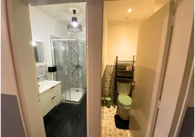 Salle de bains dans l'établissement Le 107 - Poitiers - CHU - La Conciergerie.