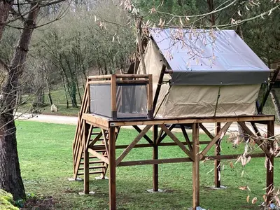 Jardin de l'établissement Lodge atypique