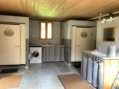 Cuisine ou kitchenette dans l'établissement Lodge atypique