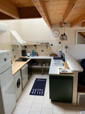 Cuisine ou kitchenette dans l'établissement le Domaine du Petit Bois, Gîte le Marronnier